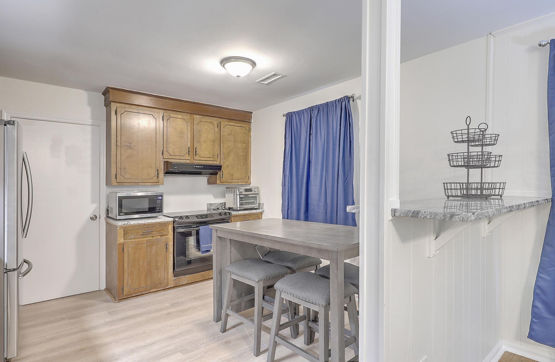 616 Semaht Street Photo 11