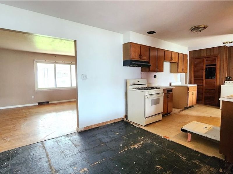 7731 Southland Drive, Mentor on the Lake, OH 44060 Photo 12