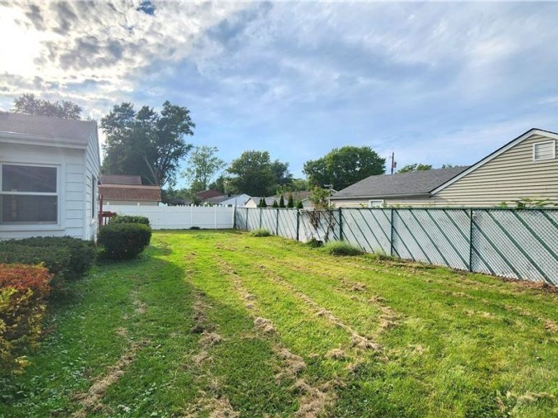 7731 Southland Drive, Mentor on the Lake, OH 44060 Photo 7