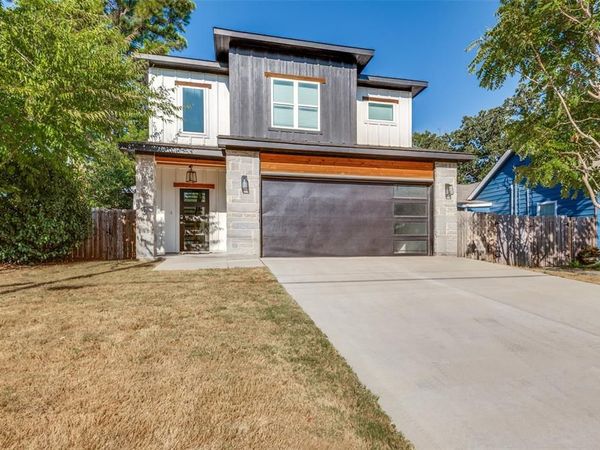 1315 Oak Knoll Drive , Haltom City, TX 76117