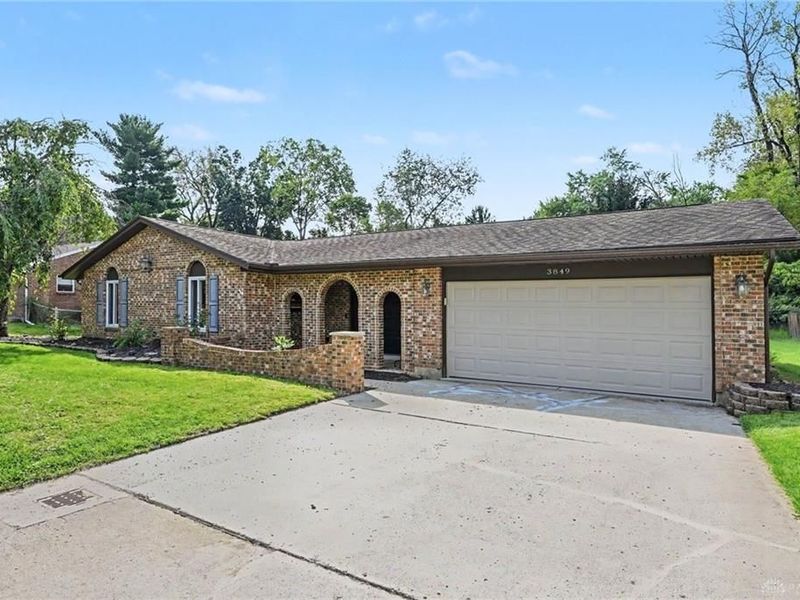 3849 Winthrop Drive, Beavercreek, OH 45431 Photo 2