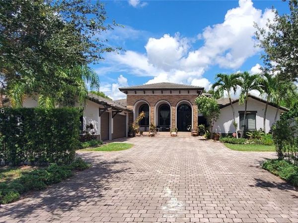 12965 SW 197th St , Miami, FL 33177