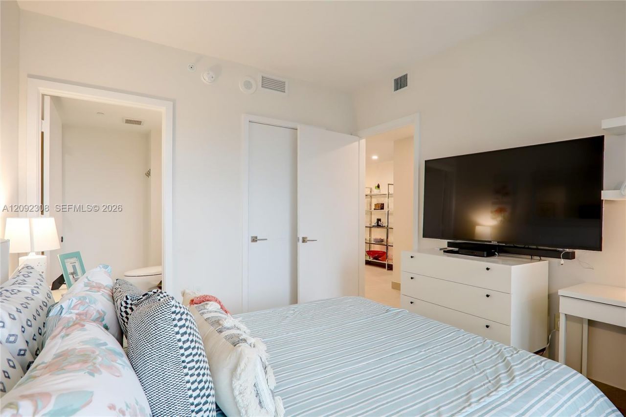 650 NE 32nd St , Unit 4105, Miami, FL 33137 Photo