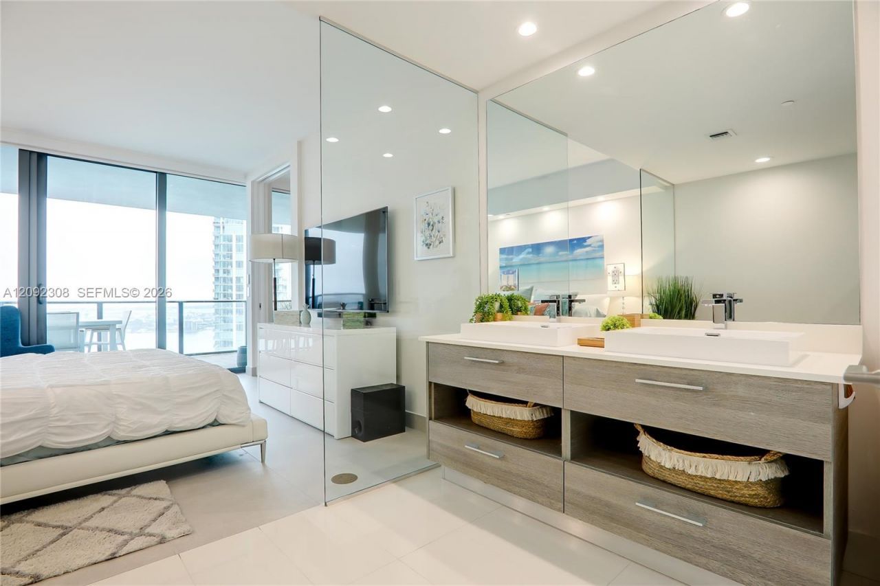 650 NE 32nd St , Unit 4105, Miami, FL 33137 Photo