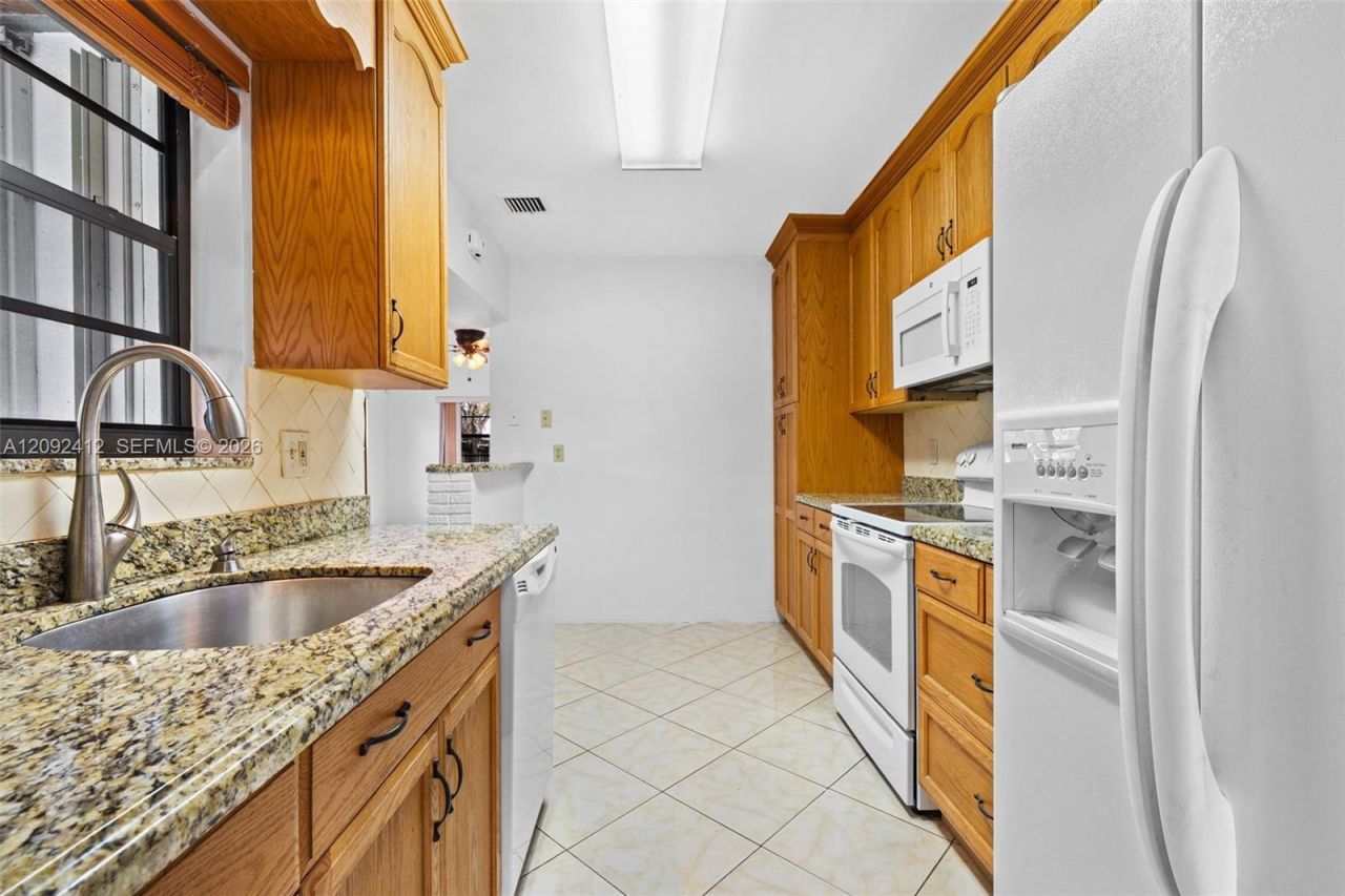 5630 Sheridan St , Hollywood, FL 33021 Photo