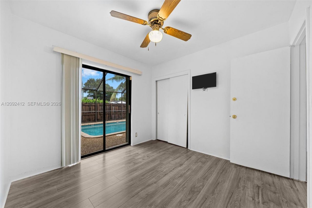 5630 Sheridan St , Hollywood, FL 33021 Photo
