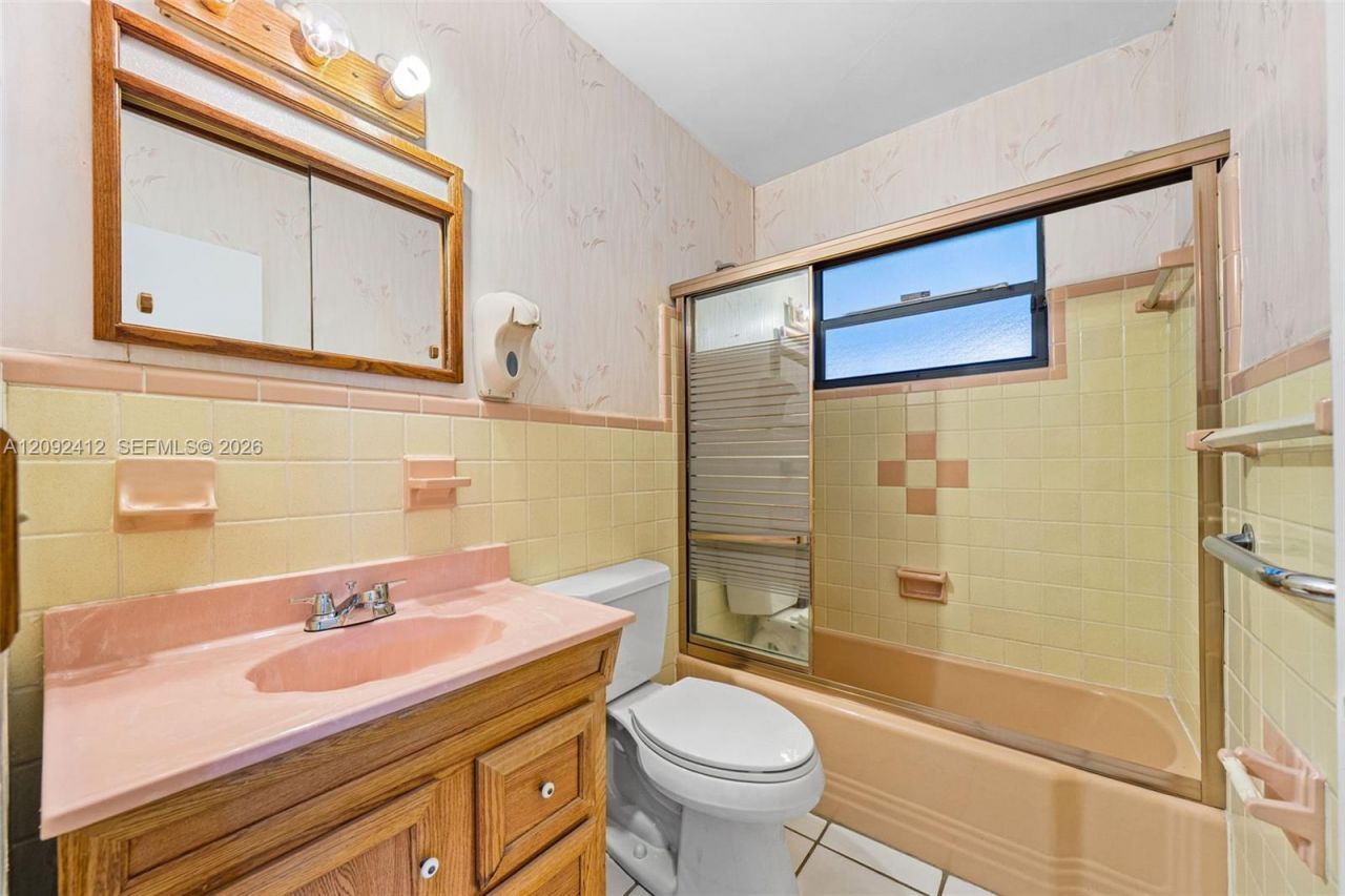 5630 Sheridan St , Hollywood, FL 33021 Photo