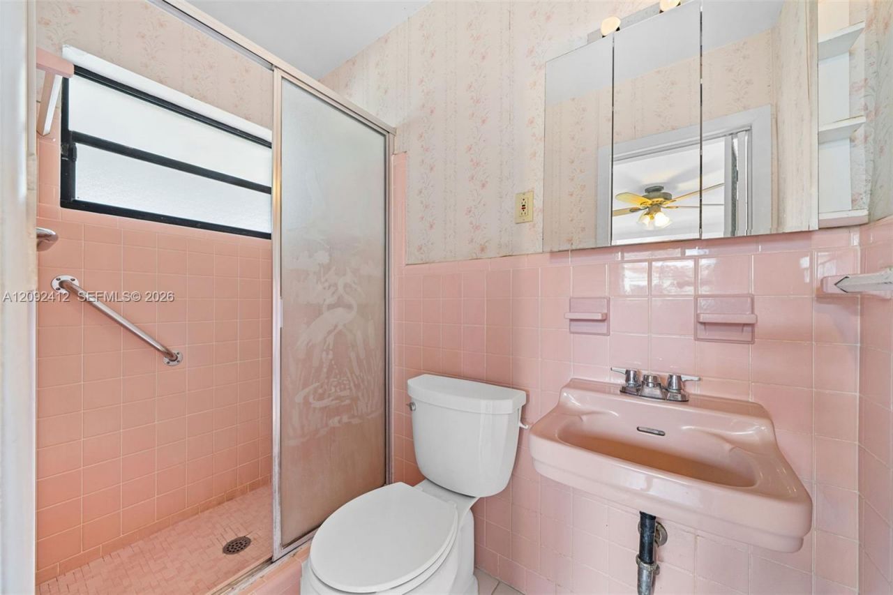 5630 Sheridan St , Hollywood, FL 33021 Photo
