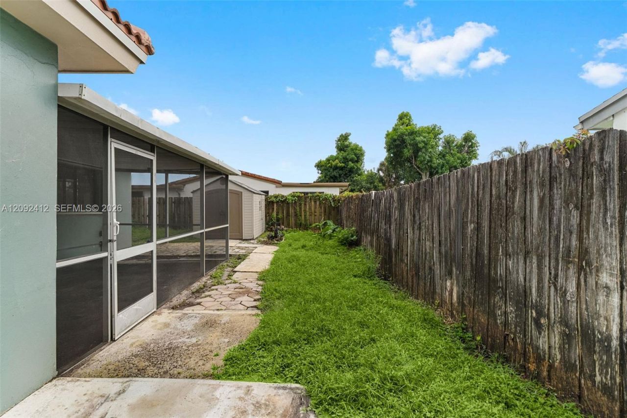 5630 Sheridan St , Hollywood, FL 33021 Photo