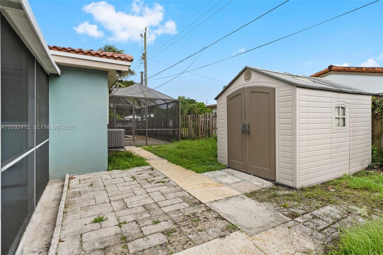 5630 Sheridan St , Hollywood, FL 33021 Photo