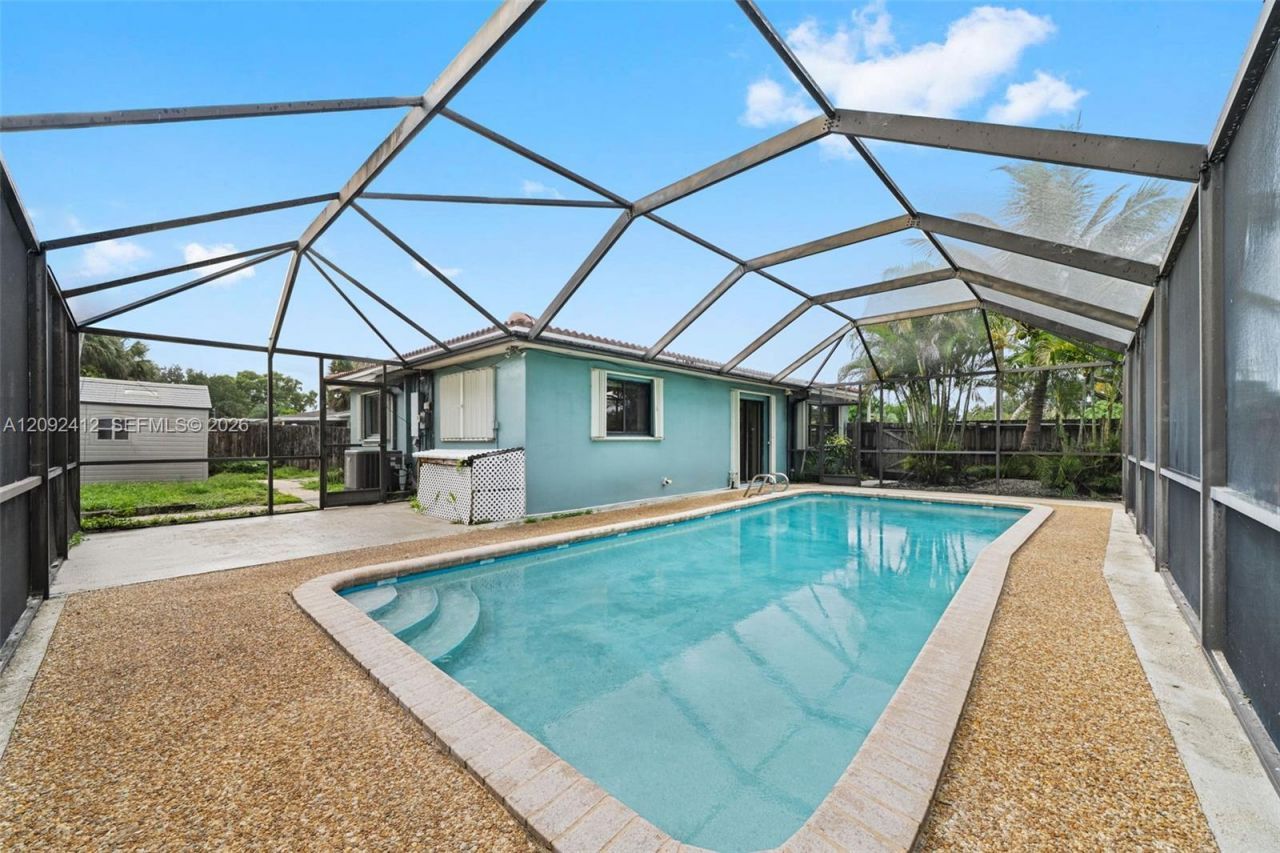5630 Sheridan St , Hollywood, FL 33021 Photo