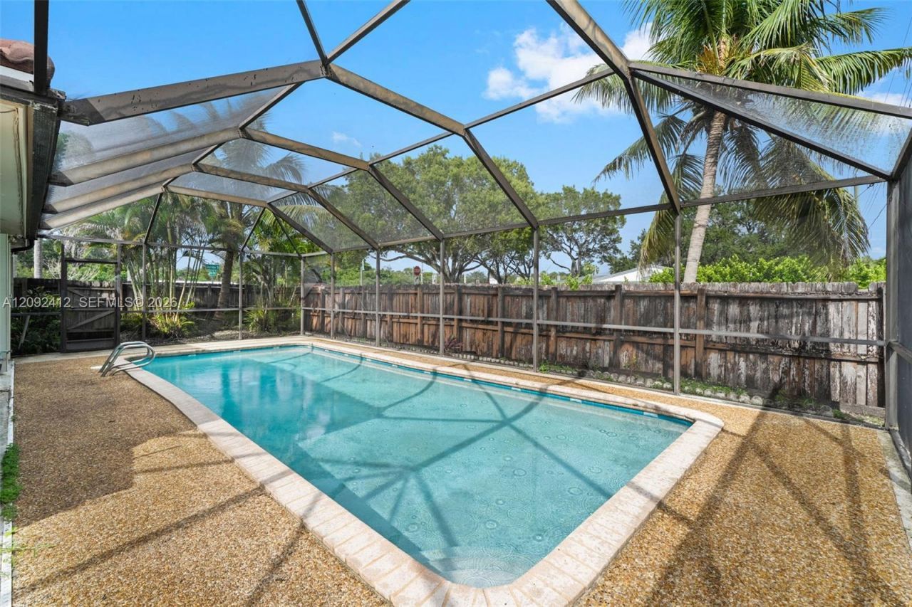5630 Sheridan St , Hollywood, FL 33021 Photo