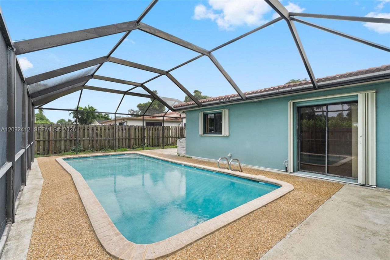 5630 Sheridan St , Hollywood, FL 33021 Photo