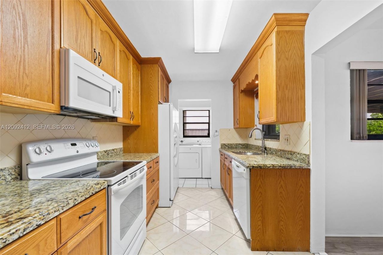 5630 Sheridan St , Hollywood, FL 33021 Photo