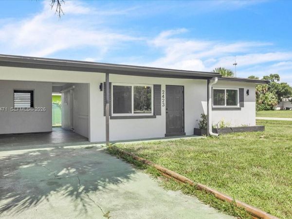 2423 Jeffcott Street , Unit 2423, Fort Myers, FL 33901