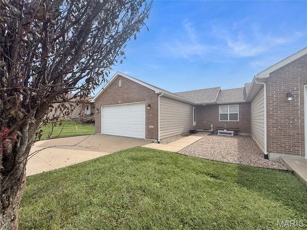 13 Chester Road , Hannibal, MO 63401