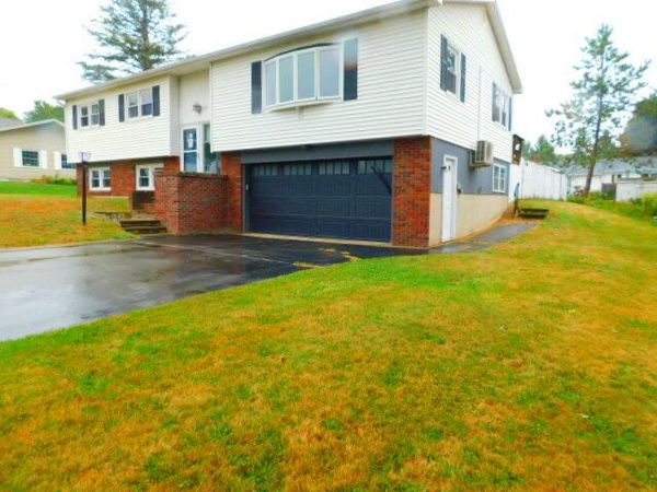 22 Mountainview Drive, Lincoln, ME 04444