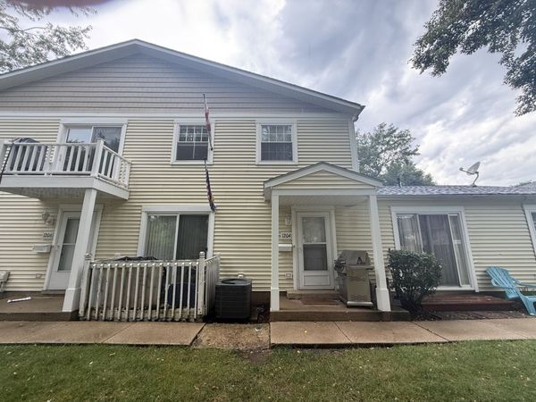1204 Roth Court , Unit 1204, Wheeling, IL 60090