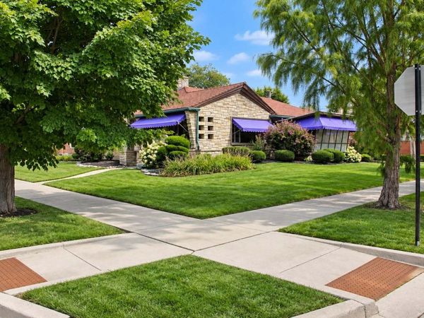 9357 S Bell Avenue , Chicago, IL 60643