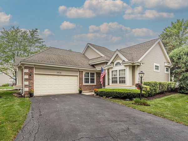 2026 N Windham Court , Arlington Heights, IL 60004