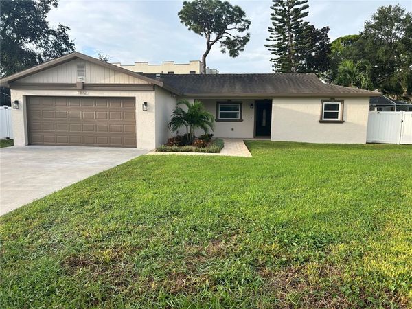 7892 SUNDOWN DRIVE N, ST PETERSBURG, FL 33709