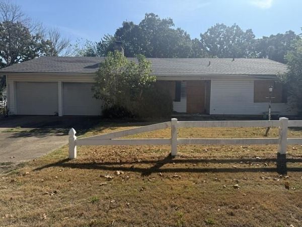 214 S 9th Street, Jay, OK 74346