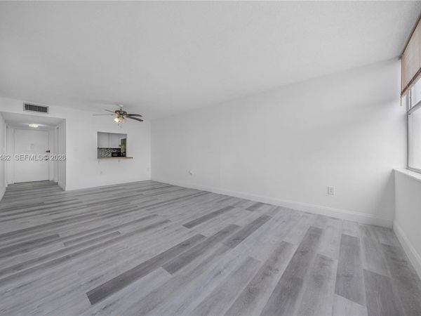 1300 NE Miami Gardens Dr , Unit 512E, Miami, FL 33179