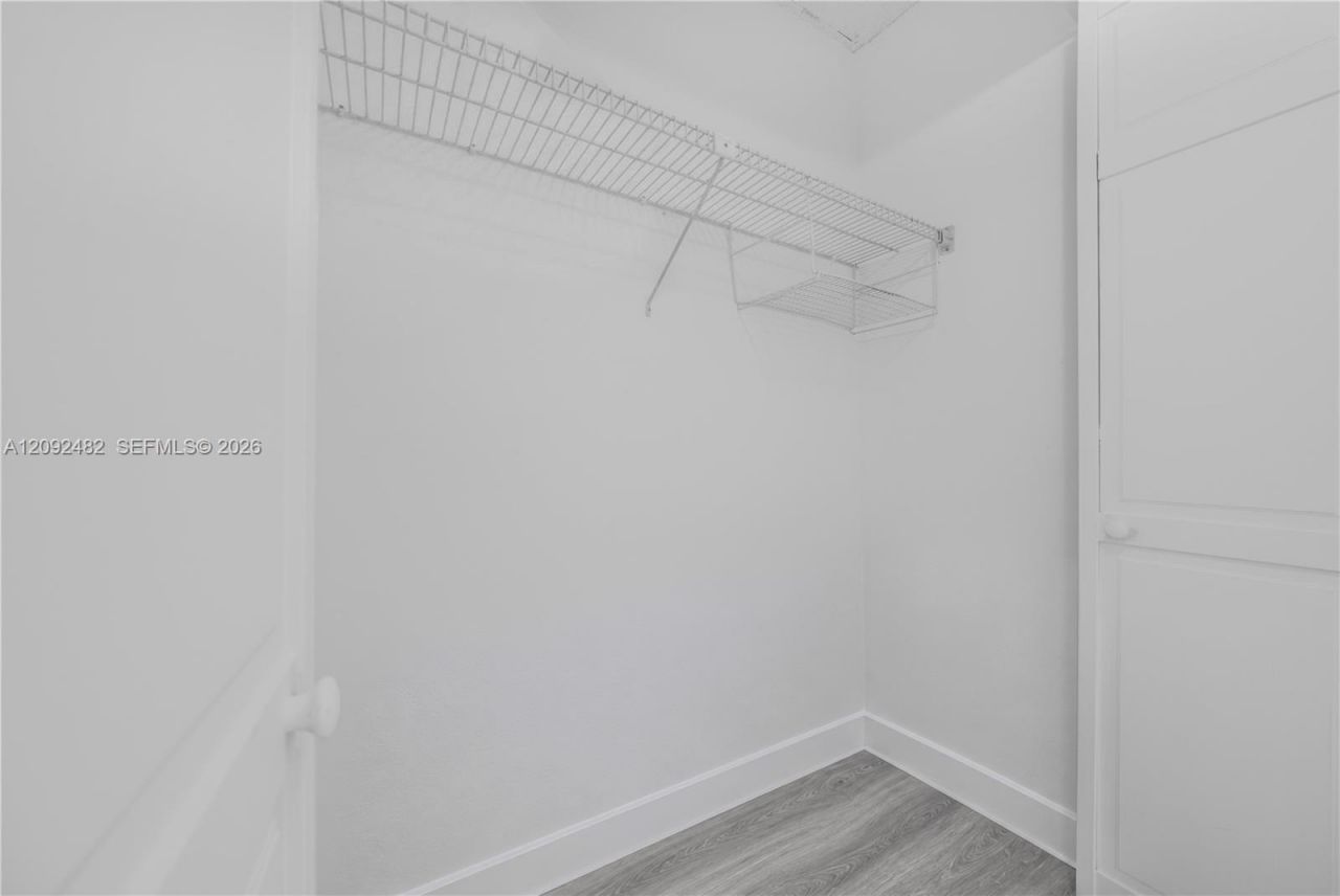 1300 NE Miami Gardens Dr, Unit 512E, Miami, FL 33179 Photo