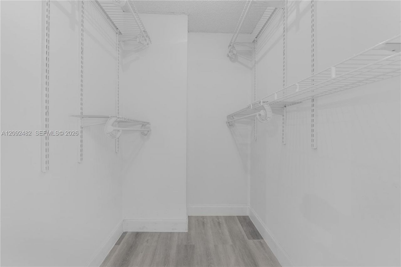1300 NE Miami Gardens Dr, Unit 512E, Miami, FL 33179 Photo