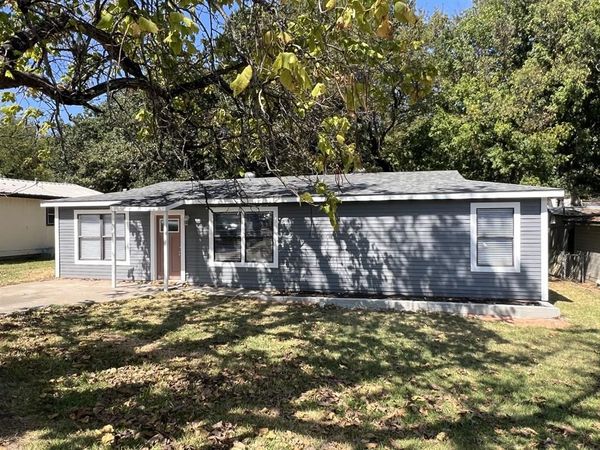 725 E Main Street , Denison, TX 75021