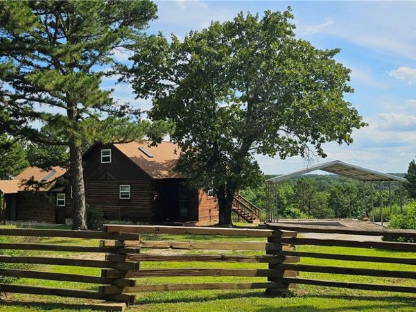 29 County Road 240 , Eureka Springs, AR 72632