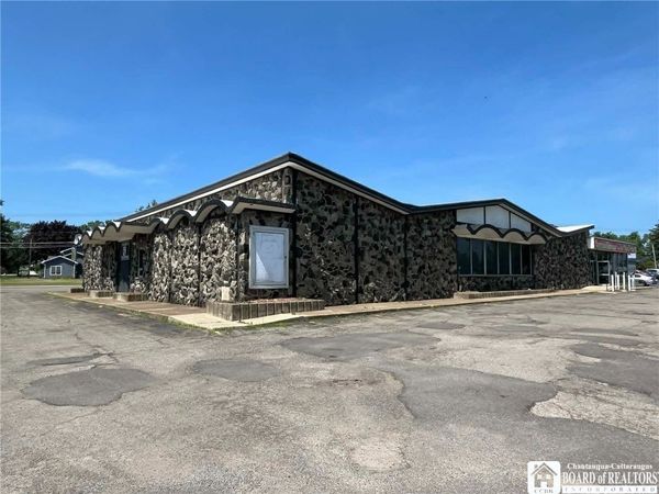 296 Lake Shore Drive W, Dunkirk, NY 14048