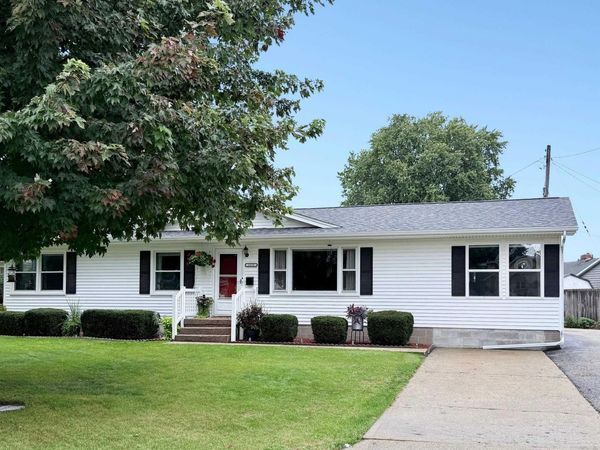 1111 PARKVIEW Road, Galesburg, IL 61401