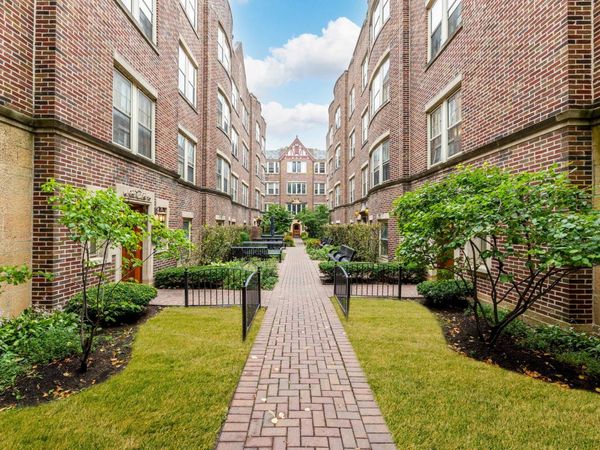 1120 Washington Boulevard , Unit 3B, Oak Park, IL 60302