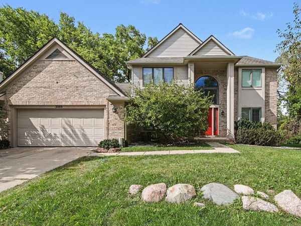 3089 N Foxridge Court, Ann Arbor, MI 48105