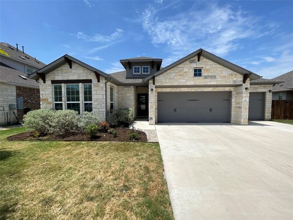 513 Middle Brook DR, Leander, TX 78641
