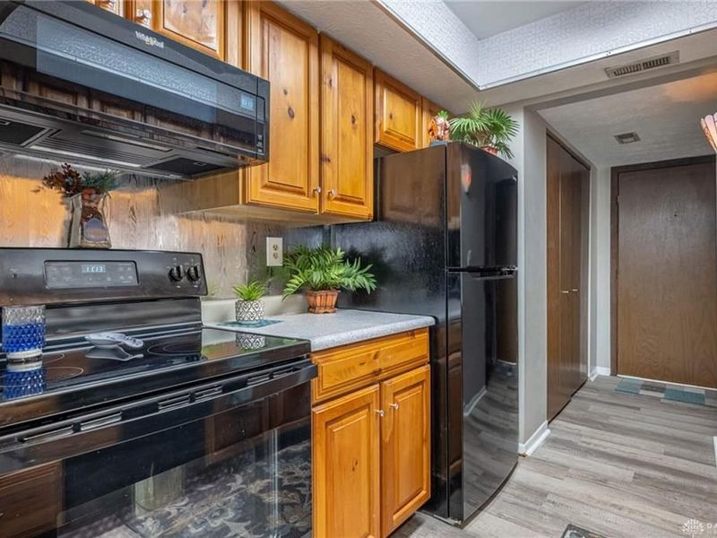 1330 Black Forest Drive, Unit B, West Carrollton, OH 45449 Photo 9