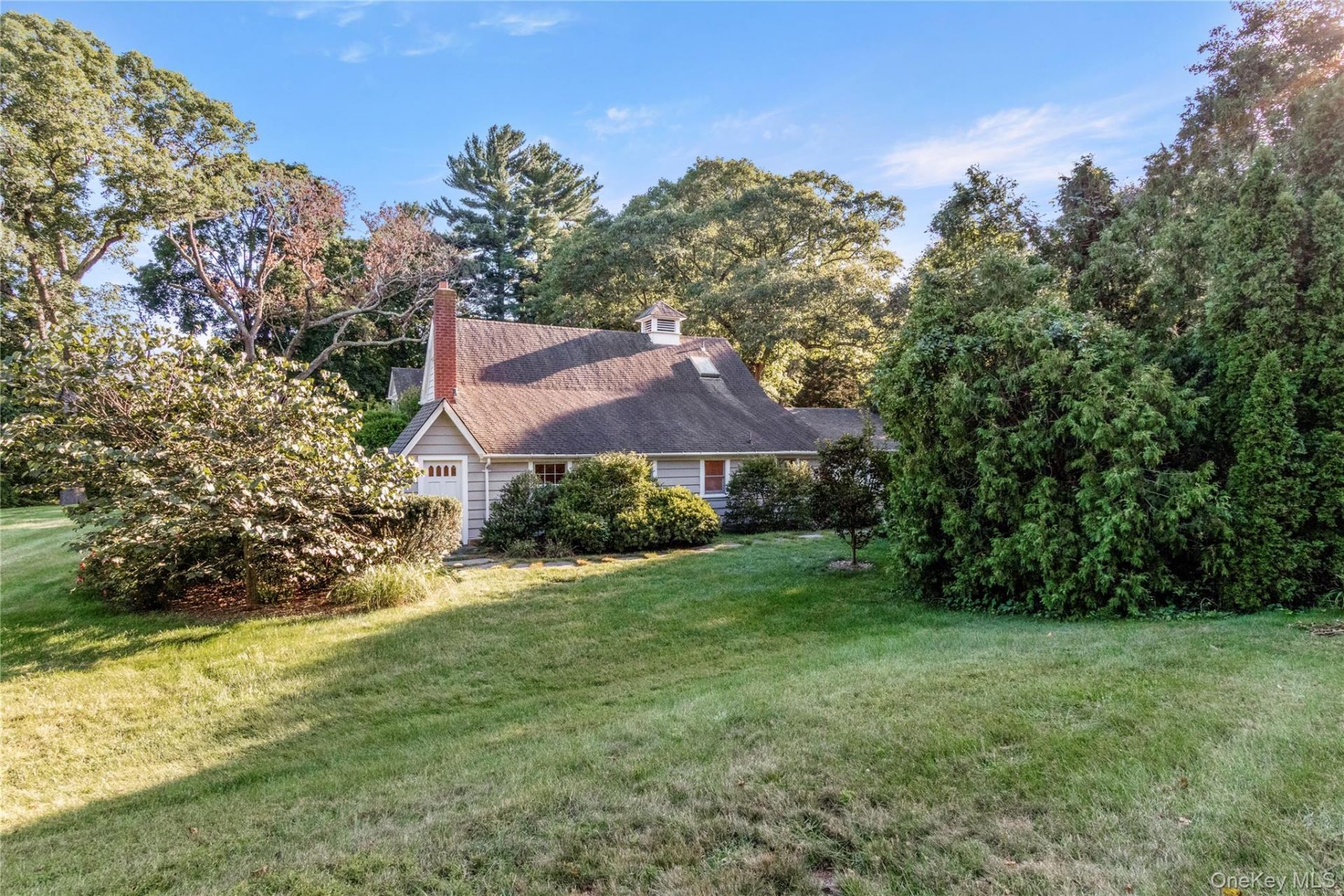 953 Ripley Lane, Oyster Bay, NY 11771 Main Photo