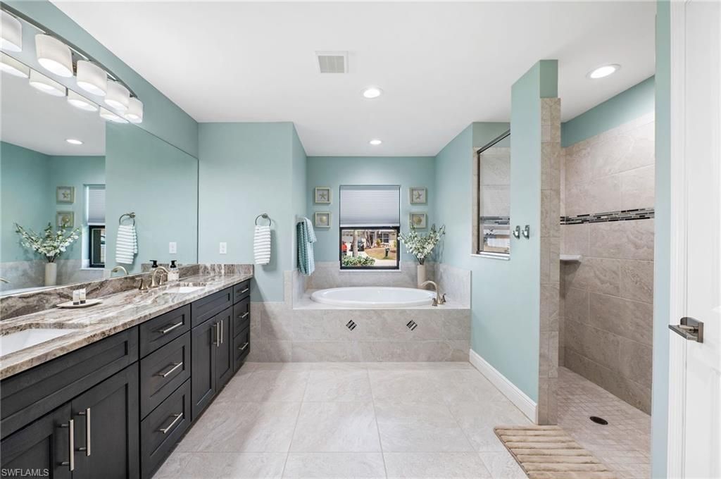 534 SE 1st Ter, Cape Coral, FL 33990 Photo