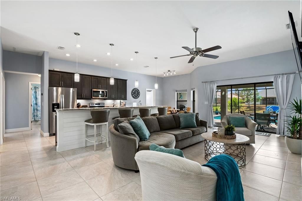 534 SE 1st Ter, Cape Coral, FL 33990 Photo