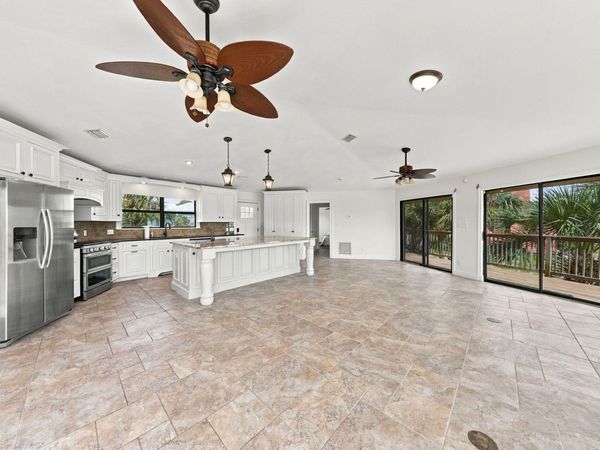757 Seahorse Avenue, Fort Walton Beach, FL 32548
