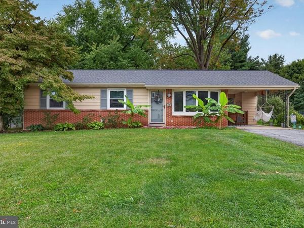 18 SKYPORT ROAD, MECHANICSBURG, PA 17050