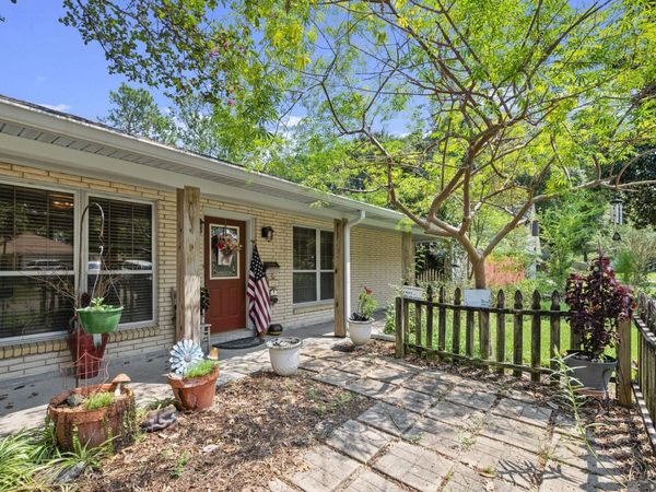 1169 S Burgess Dr, Baton Rouge, LA 70815