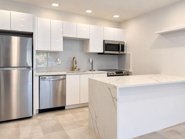 551 NE 26th St , Unit w, Wilton Manors, FL 33305