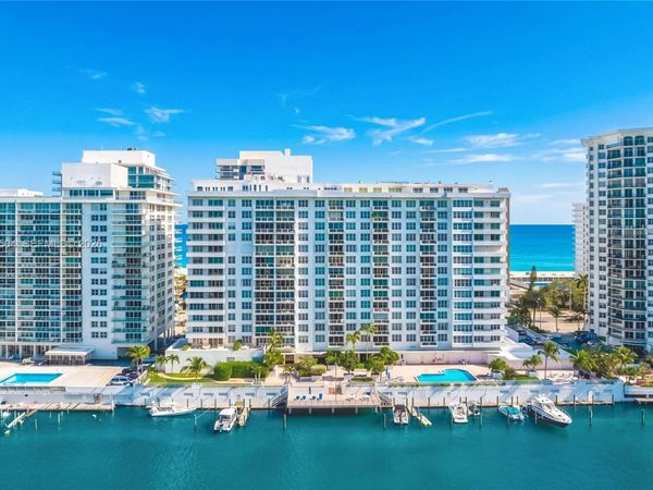 5700 Collins Ave , Unit 3M, Miami Beach, FL 33140