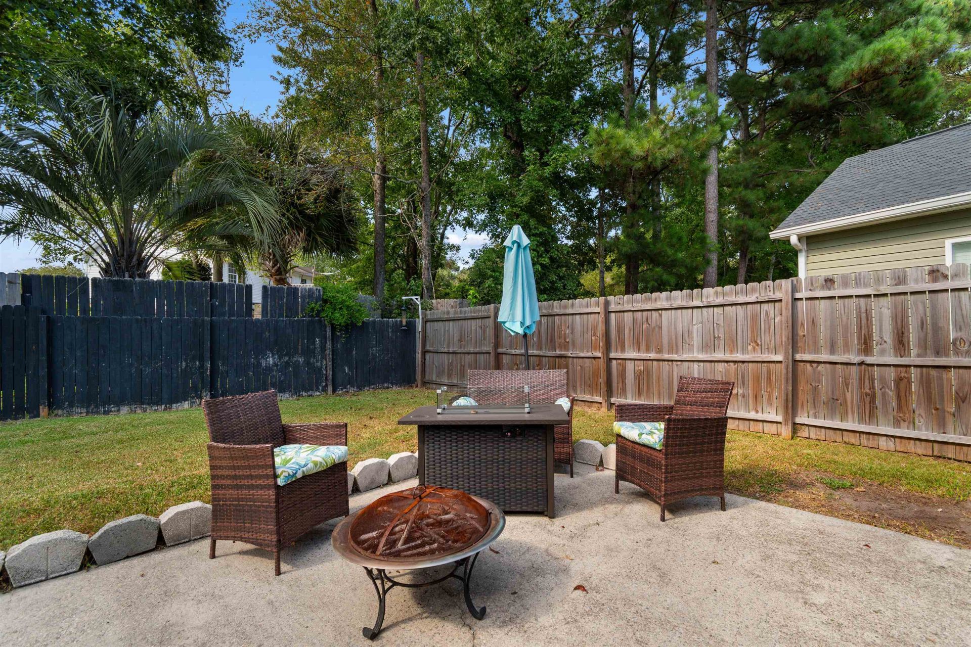 9634 Kings Grant Dr. Photo 27