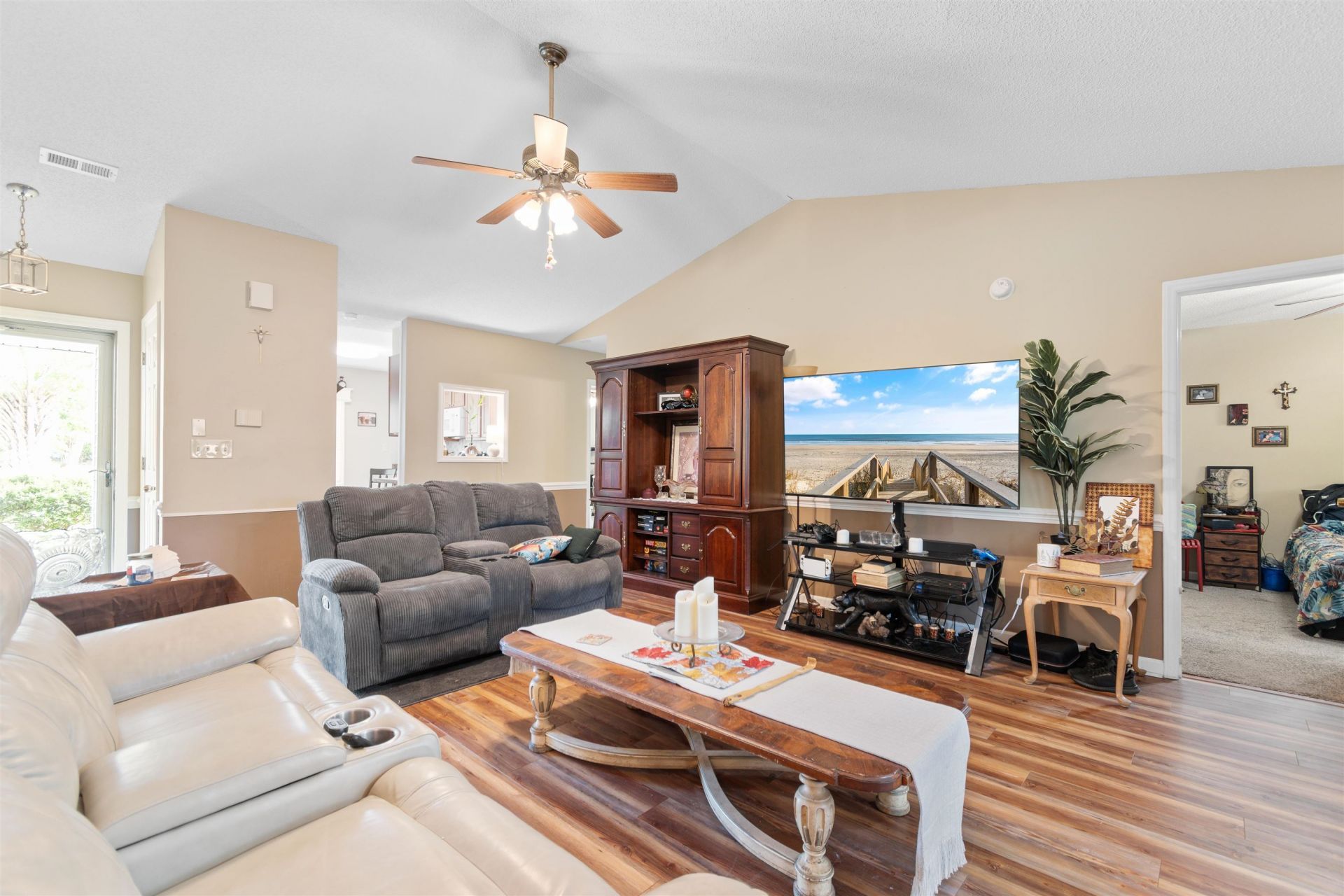 9634 Kings Grant Dr. Photo 7