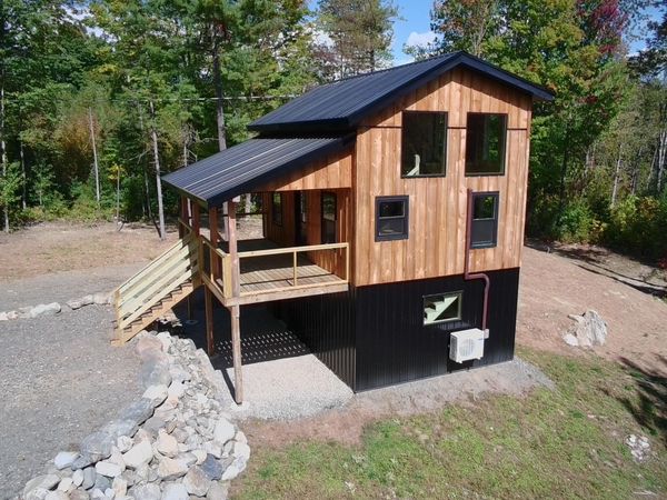 32 Monument Road , Abbot, ME 04406