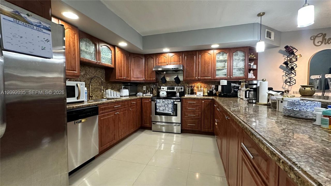 5012 S University Dr, Davie, FL 33328 Photo