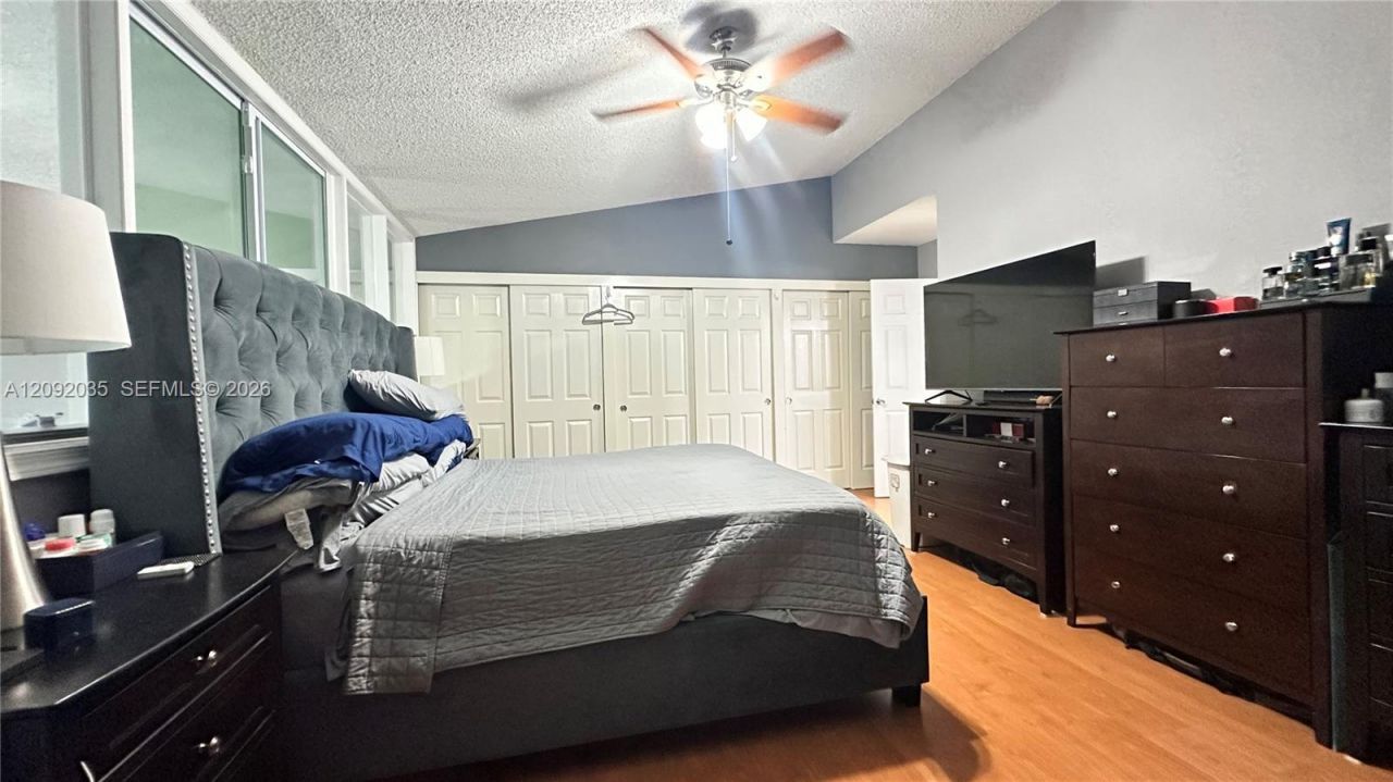 5012 S University Dr, Davie, FL 33328 Photo